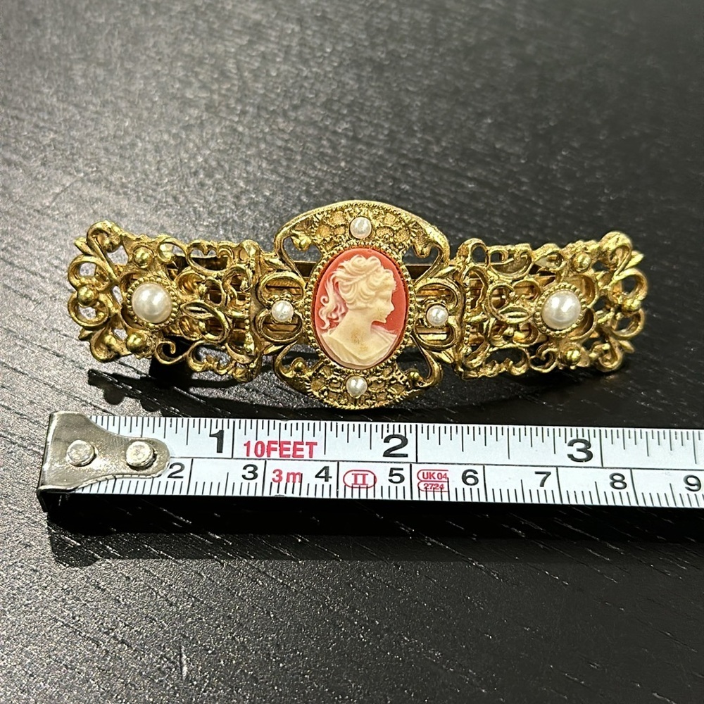 Vintage Gold Filigree Cameo Hair Barrette Accessory with Faux Pearls - Picture 6 of 6